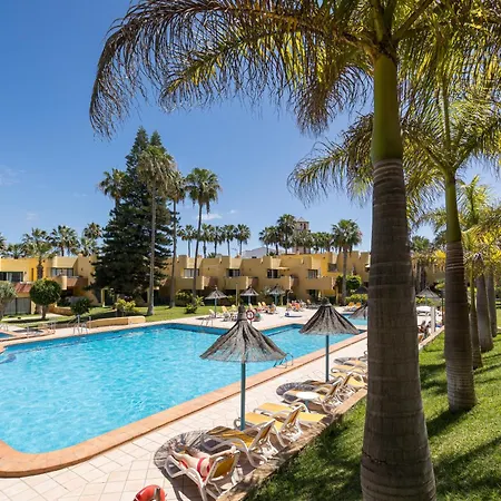 Home2book Pool & Tennis Court Cozy Apt, شقة كوراليهو