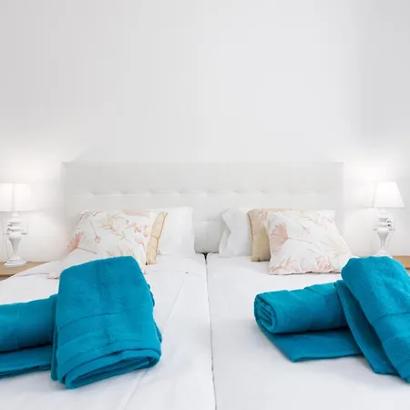 Home2book Pool & Tennis Court Cozy Apt, *