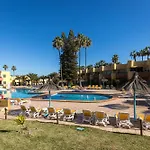 Home2book Pool & Tennis Court Cozy Apt, Апартаменты Коральео