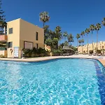 Daire Home2book Pool & Tennis Court Cozy Apt,
