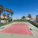Home2book Pool & Tennis Court Cozy Apt, Daire Corralejo