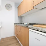 Home2book Pool & Tennis Court Cozy Apt, Daire *