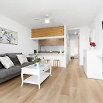 Home2book Pool & Tennis Court Cozy Apt, *