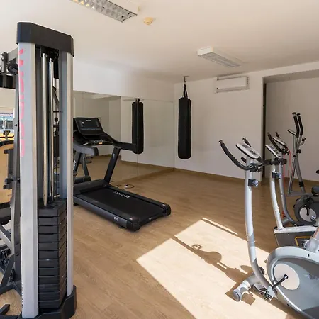 Home2book Pool & Tennis Court Cozy Apt, Daire
