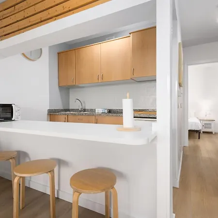 Home2book Pool & Tennis Court Cozy Apt, Lejlighed