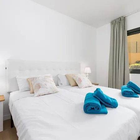 Home2book Pool & Tennis Court Cozy Apt, *